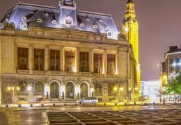 Réussir une première rencontre à Charleroi.